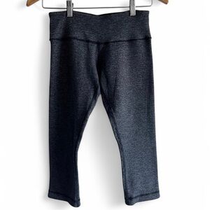 Lululemon Women’s Athletica Yoga Legging  Pants Grey Knee Length Gorpcore Small